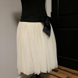 Tulle skirt with satin bow
